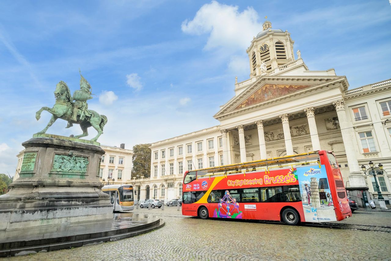 sightseeing bus tour in brussels