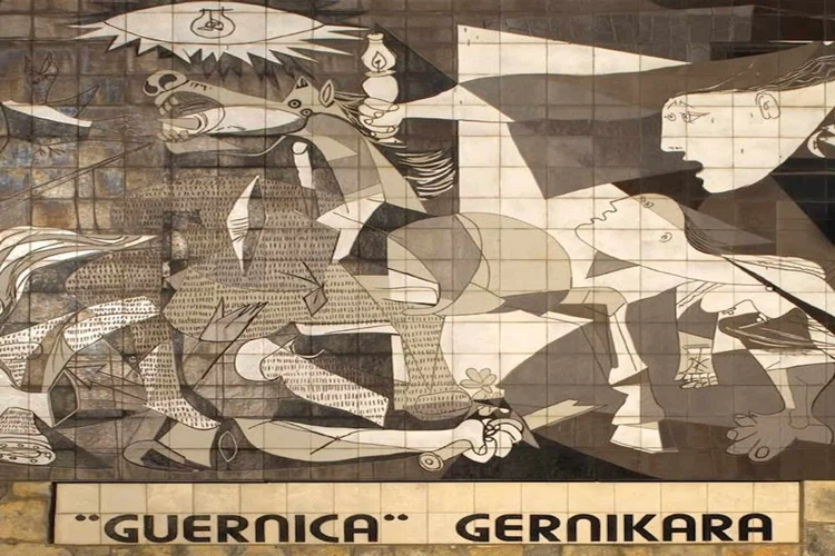 Reina Sofia Museum: Skip-the-Line Ticket | City Sightseeing©